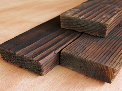 碳化木經(jīng)濟(jì)又實(shí)用，應(yīng)用范圍廣，效果特別好